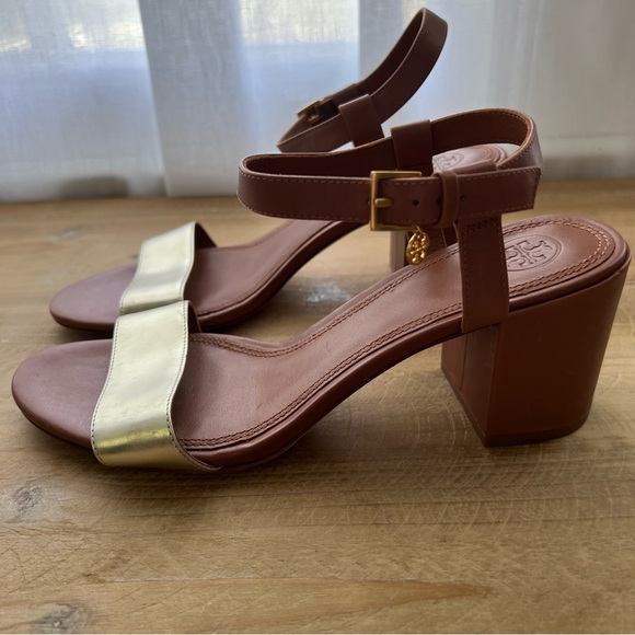 New Tory Burch Laurel Leather Block Heel Sandal Size 7 - Picture 4 of 9